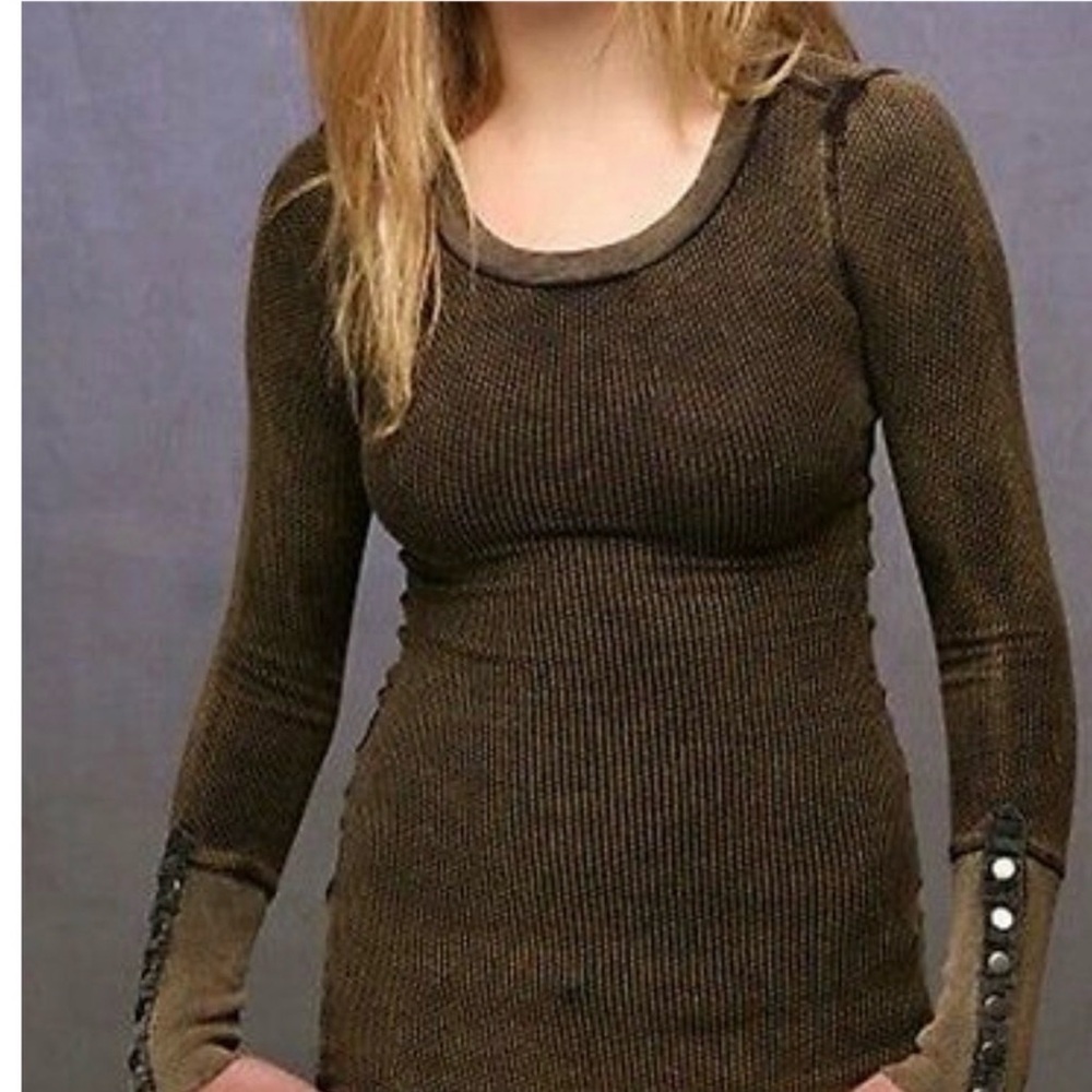 We the Free olive greeen thermal long sleeve size L